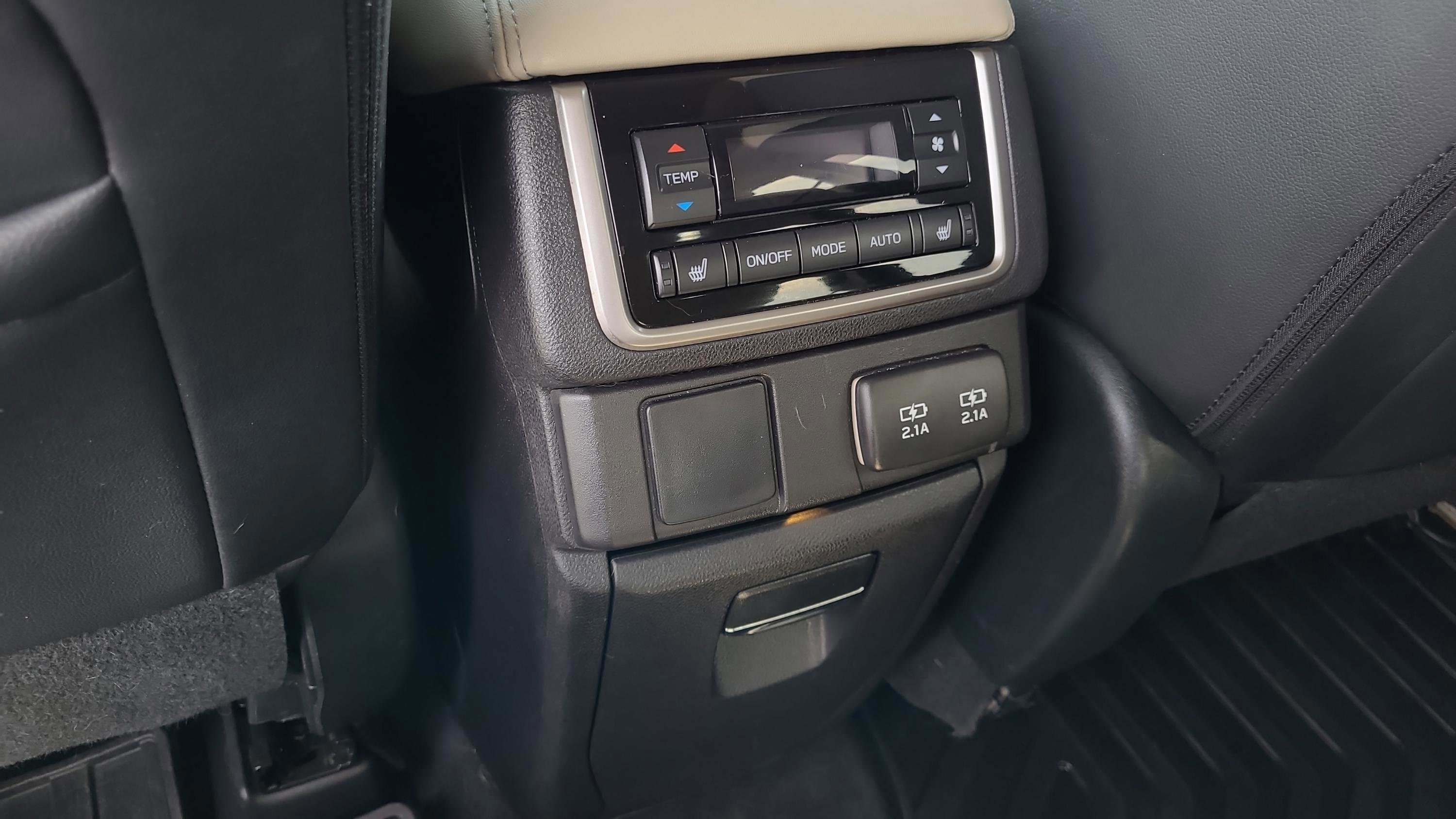 Used 2022 Subaru Ascent Limited w/ Technology Package image 16