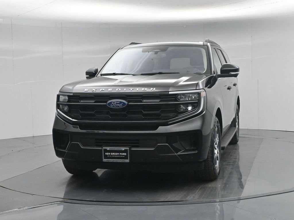 Certified 2025 Ford Expedition Active AWD/4WD image 59