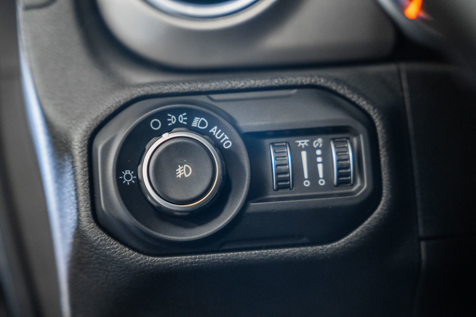 Used 2018 Jeep Wrangler Unlimited Sahara image 44