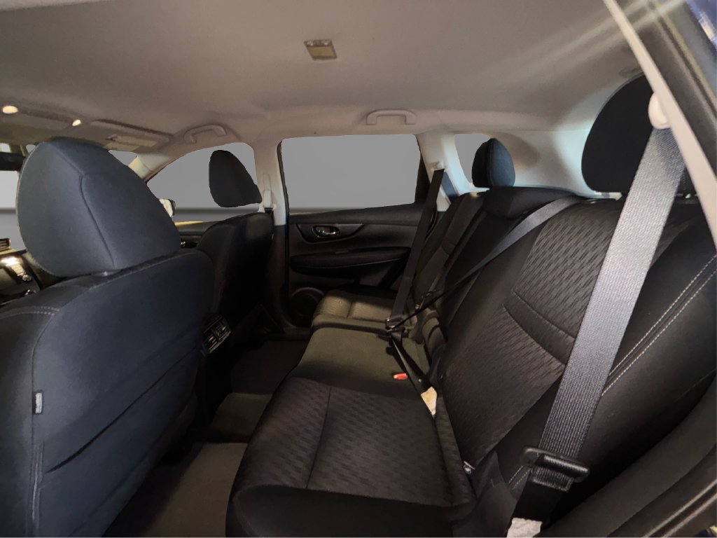 Used 2018 Nissan Rogue S AWD/4WD image 11