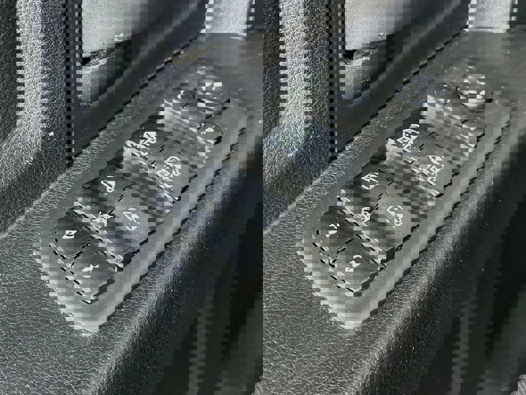 Used 2018 RAM 1500 Express w/ Express Value Package image 28