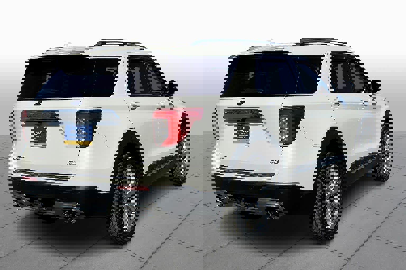 Certified 2021 Ford Explorer Platinum w/ Equipment Group 601A image 3