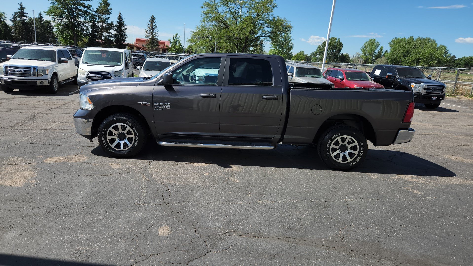 Used 2019 RAM 1500 Classic SLT AWD/4WD image 5