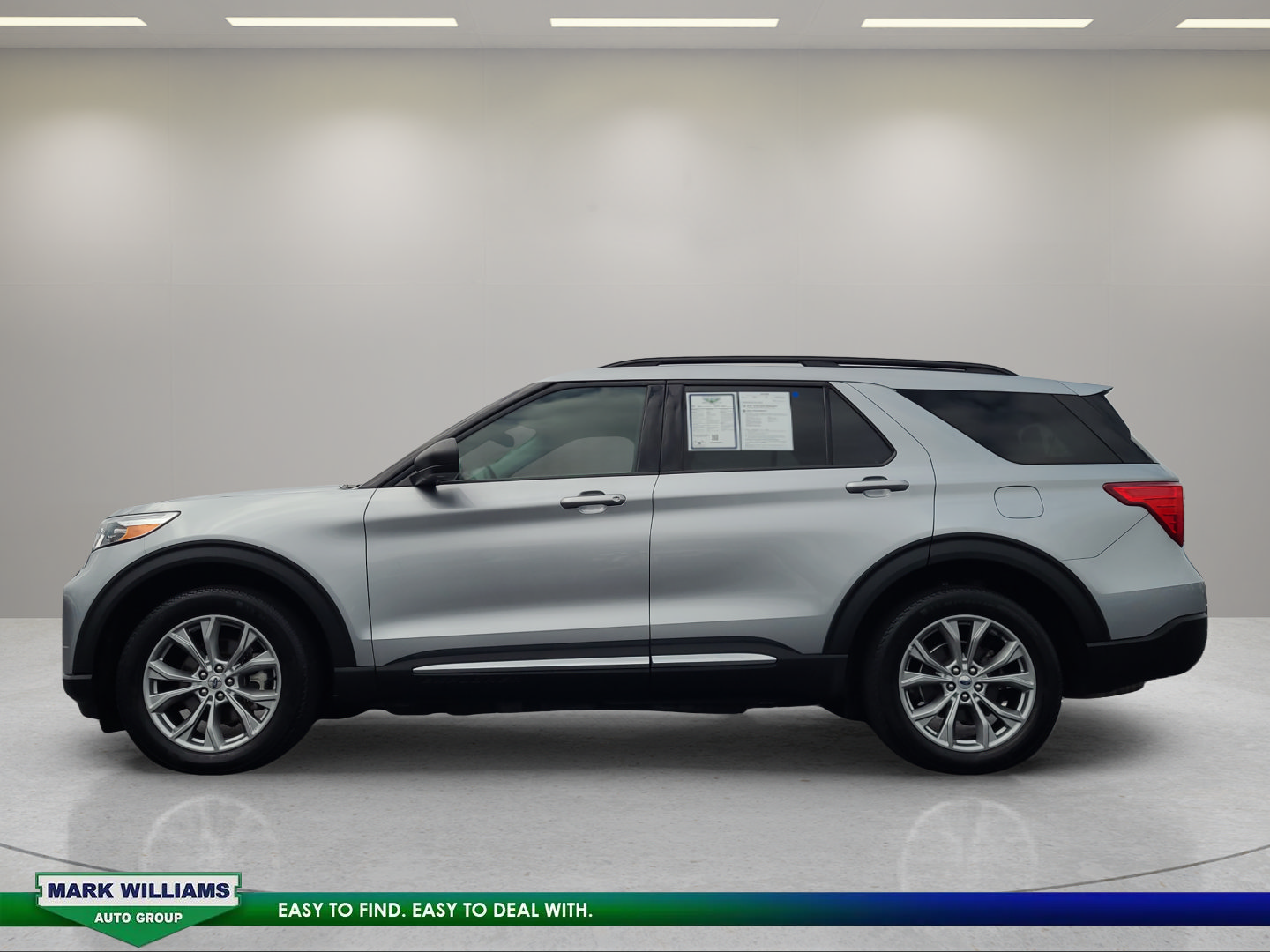 Certified 2023 Ford Explorer XLT w/ Equipment Group 202A AWD/4WD image 7