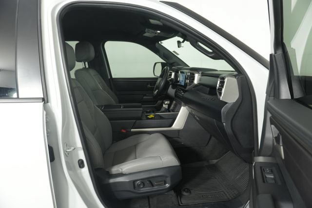Used 2025 Toyota Tundra SR5 w/ SR5 Premium Package AWD/4WD image 27