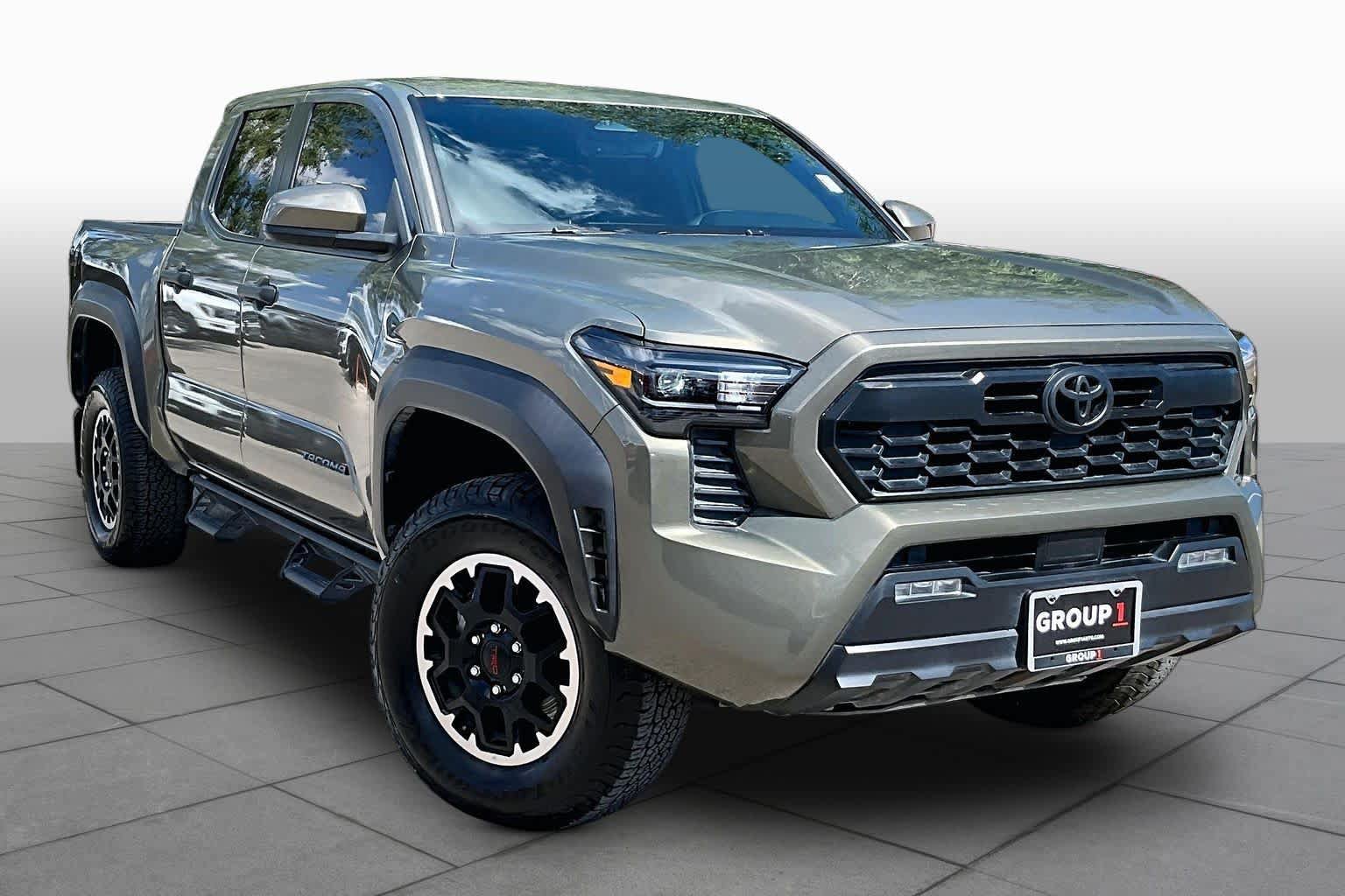 Used 2025 Toyota Tacoma TRD Off-Road AWD/4WD image 3