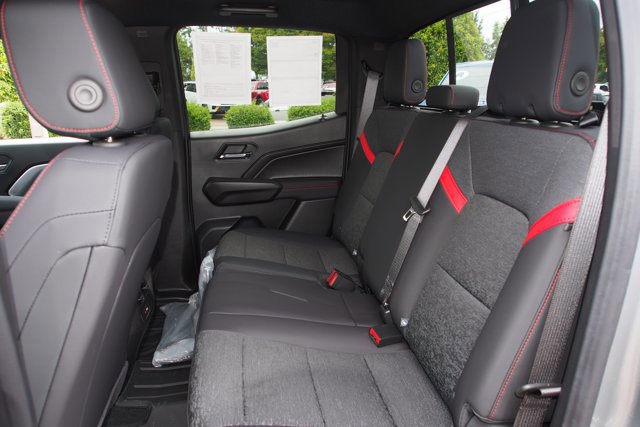 Used 2024 Chevrolet Colorado Z71 w/ Z71 Convenience Package 2 image 18