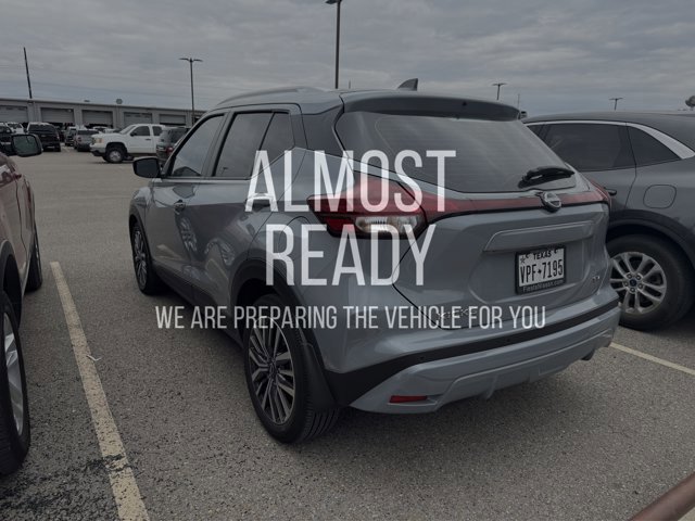Used 2024 Nissan Kicks SV image 2