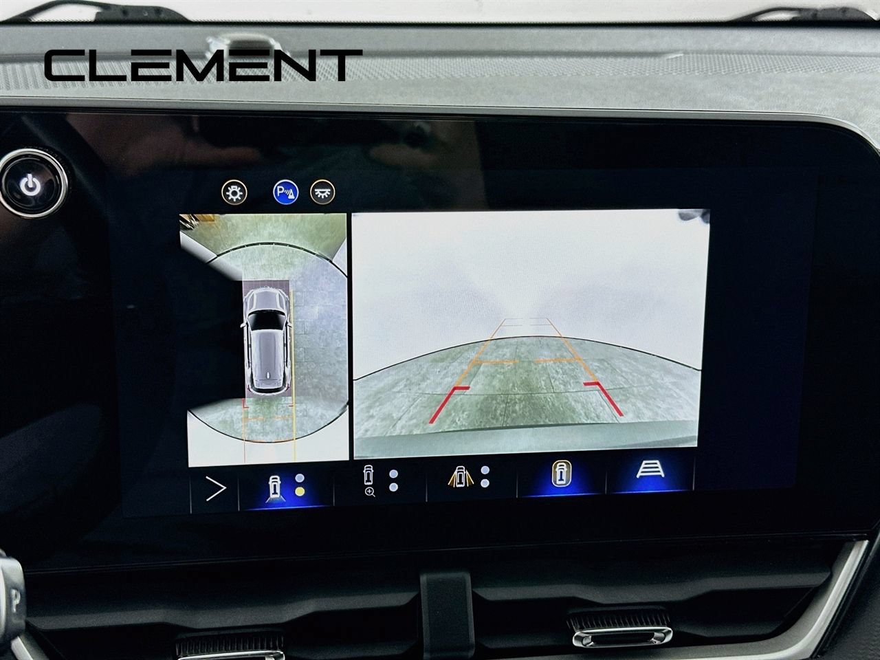 Used 2025 Chevrolet Equinox LT w/ Safety and Technology Package FWD image 20