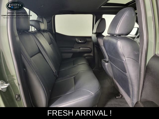 Used 2021 Toyota Tacoma TRD Sport w/ TRD Premium Sport Package AWD/4WD image 17