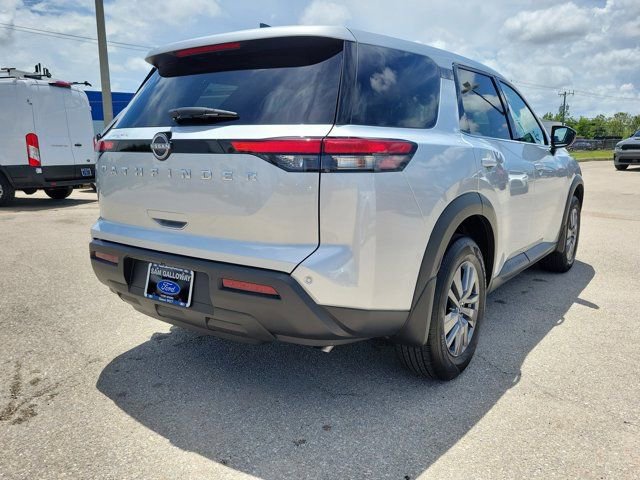 Used 2025 Nissan Pathfinder S FWD image 6