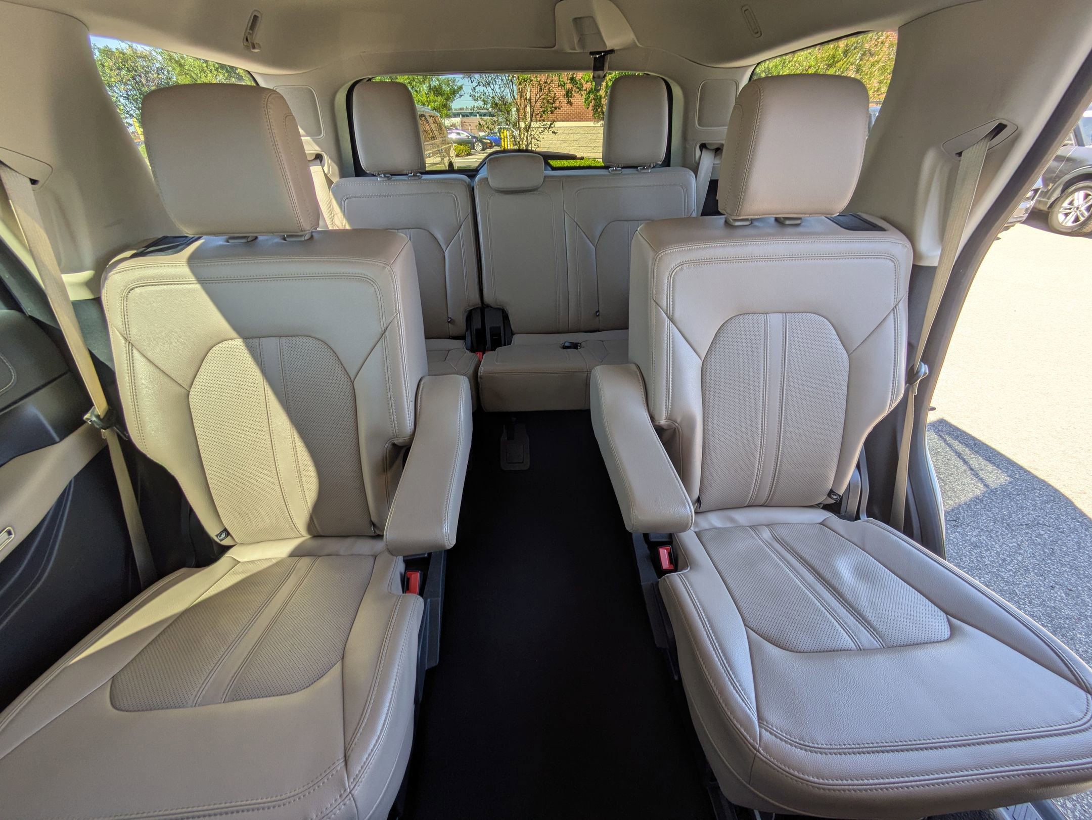 Certified 2024 Ford Expedition Limited image 31