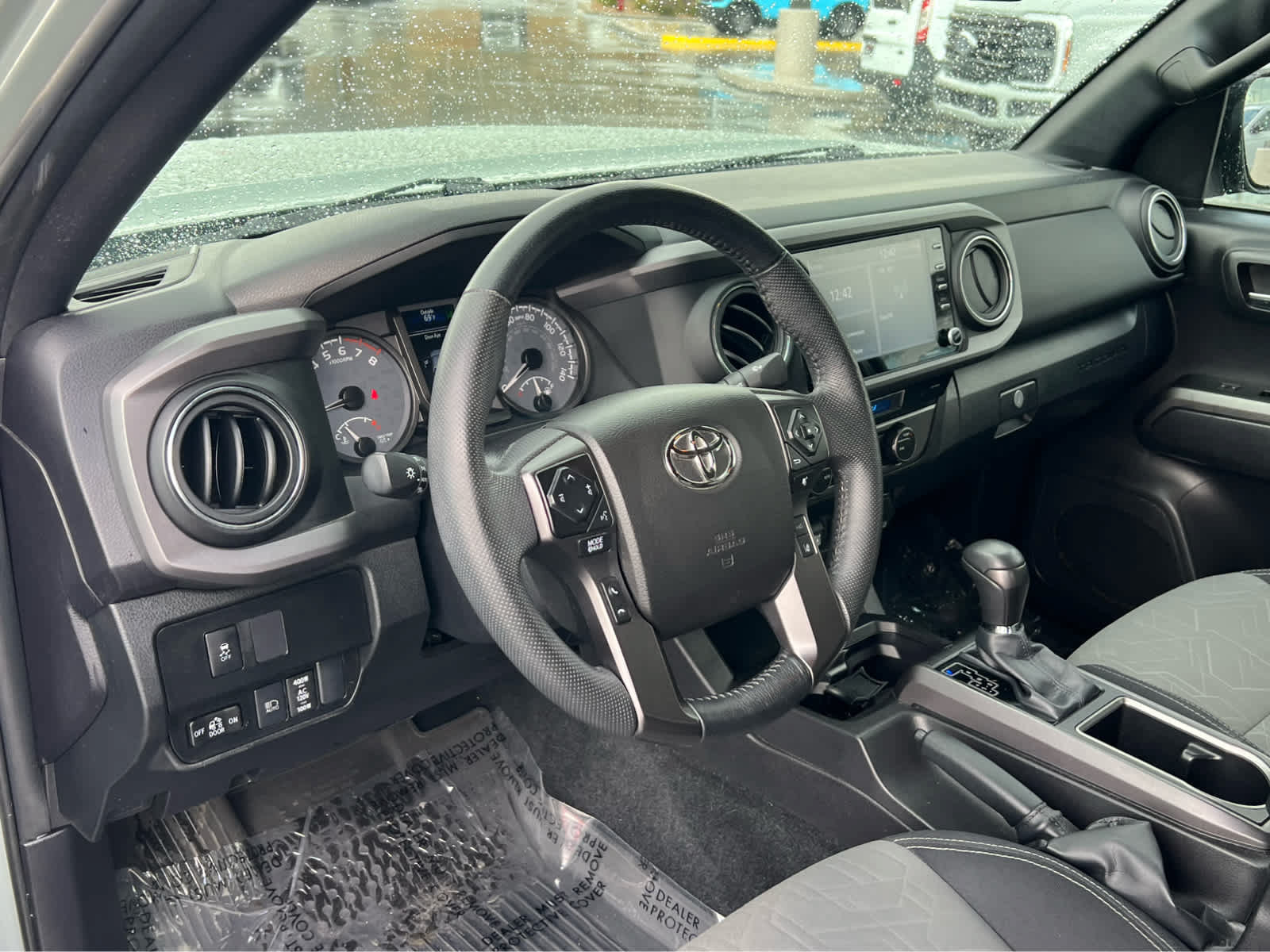 Used 2022 Toyota Tacoma TRD Off-Road AWD/4WD image 27
