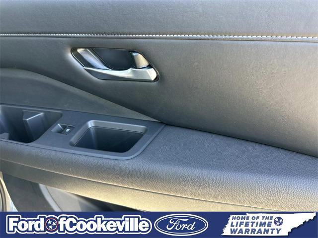 Used 2025 Nissan Pathfinder SL w/ Black Appearance Package image 22