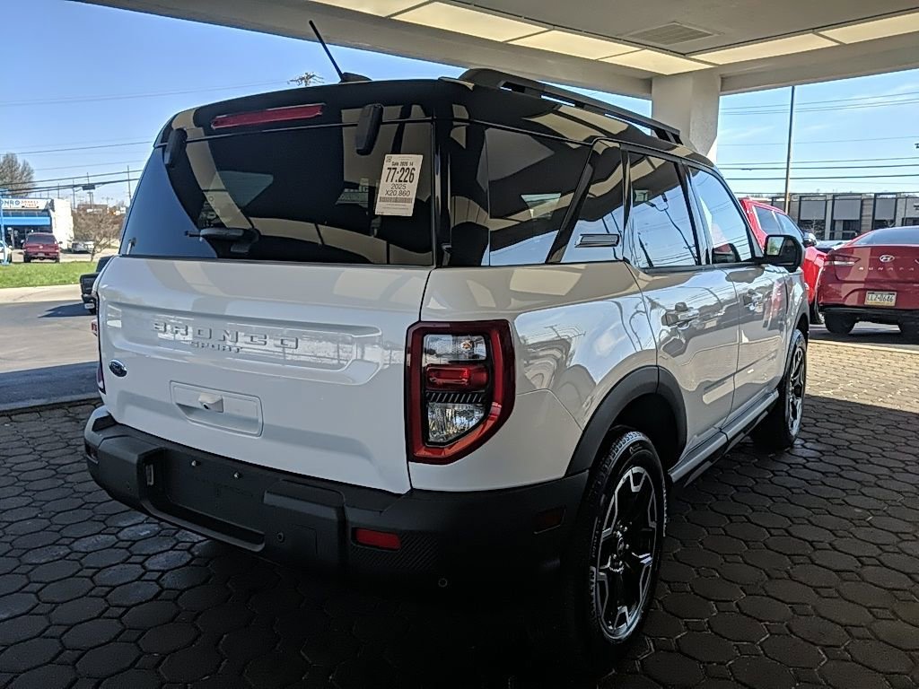 Certified 2025 Ford Bronco Sport Outer Banks w/ Outer Banks Tech Package+ AWD/4WD image 6