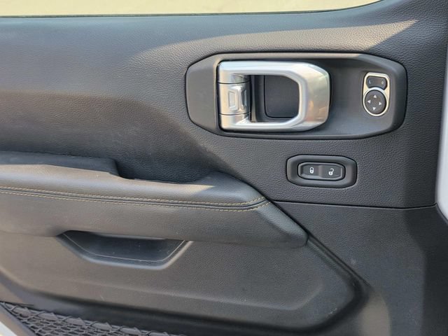 Used 2023 Jeep Wrangler Unlimited Sahara AWD/4WD image 22