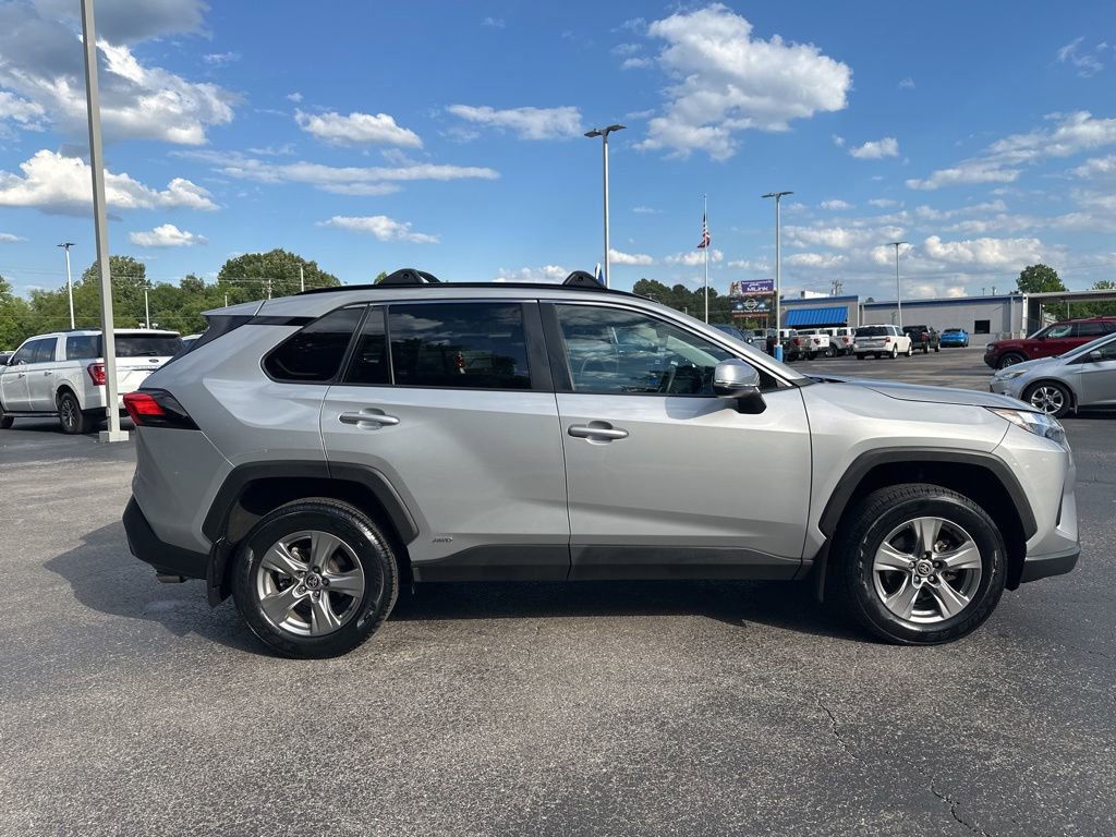Used 2024 Toyota RAV4 XLE AWD/4WD image 2