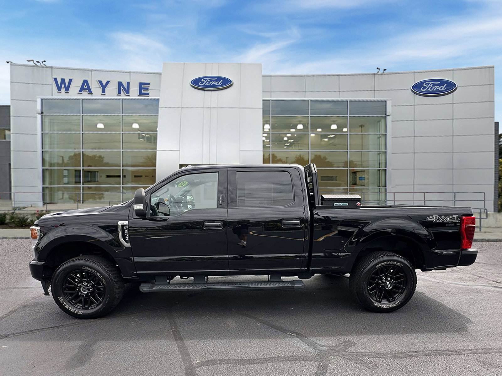 Certified 2022 Ford F250 XLT w/ Black Appearance Package AWD/4WD image 7