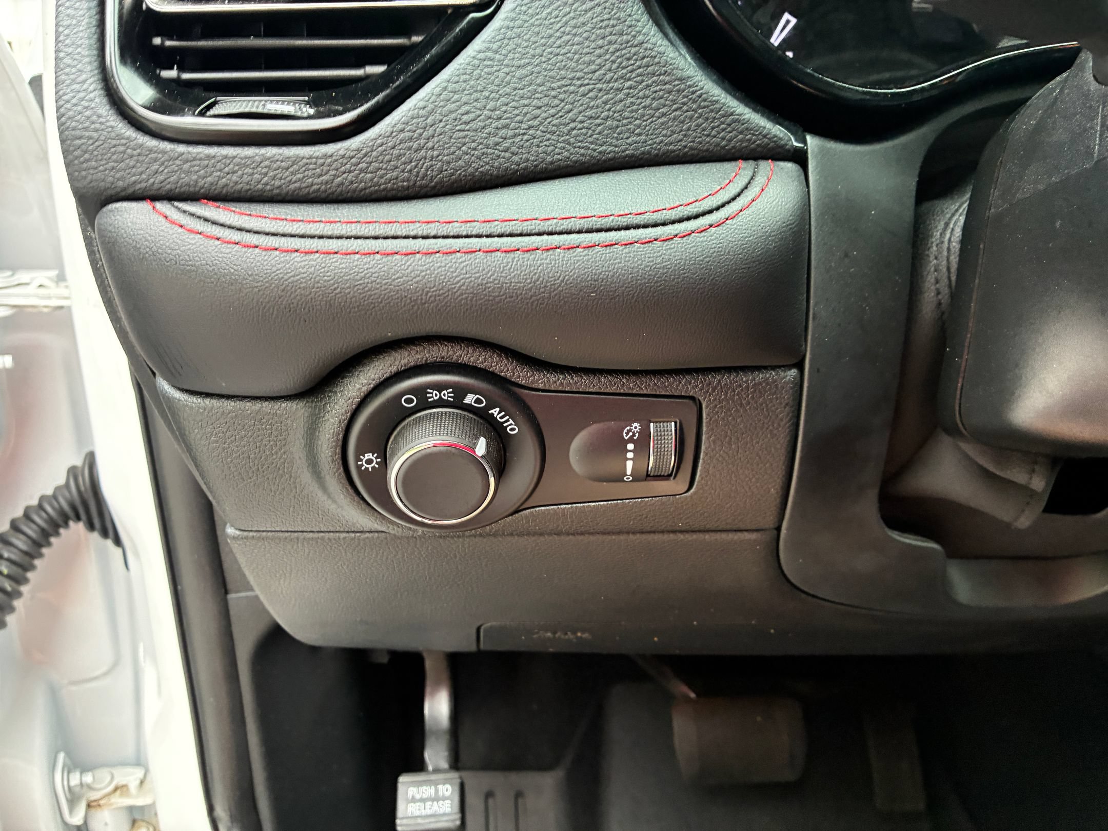 Used 2025 Dodge Durango GT AWD/4WD image 16