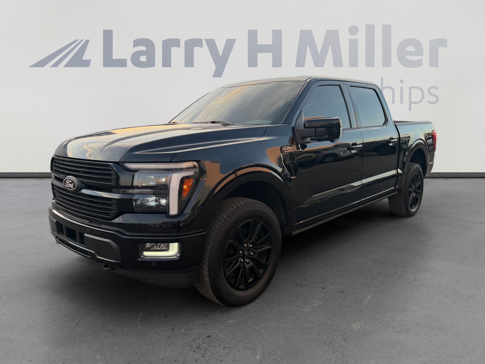 Certified 2025 Ford F150 Platinum AWD/4WD image 1