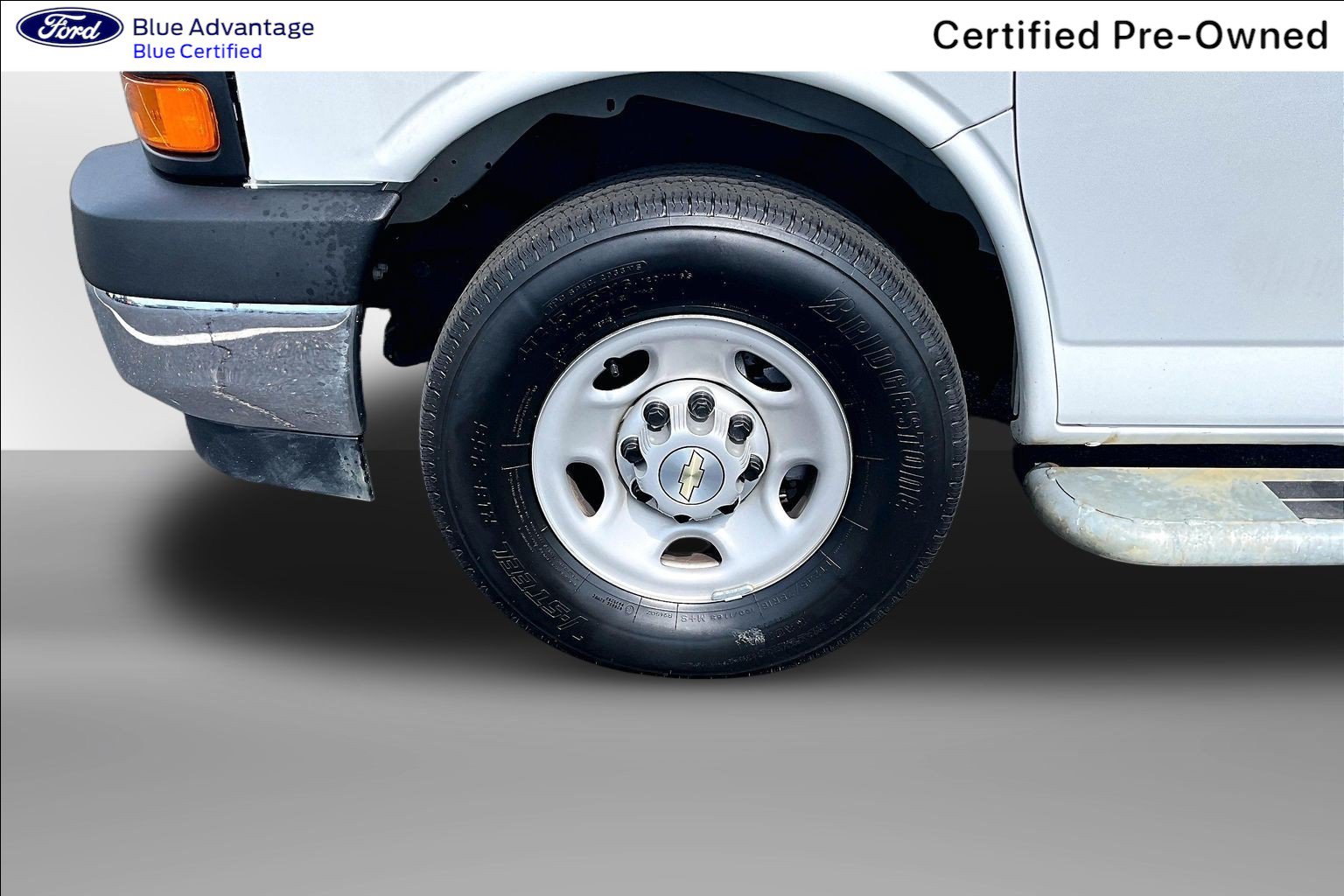Used 2025 Chevrolet Express 2500 w/ Driver Convenience Package RWD image 3