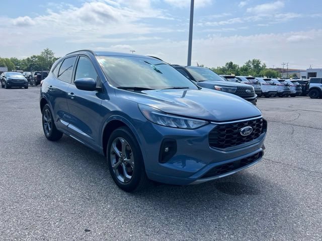 Certified 2024 Ford Escape ST-Line Select w/ Tech Pack #1 AWD/4WD image 3