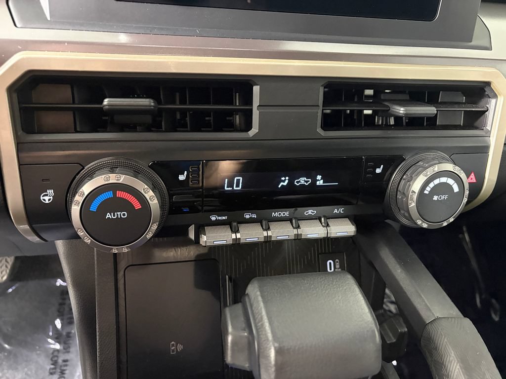 Used 2024 Toyota Tacoma TRD Off-Road w/ TRD Off Road Upgrade Package AWD/4WD image 19
