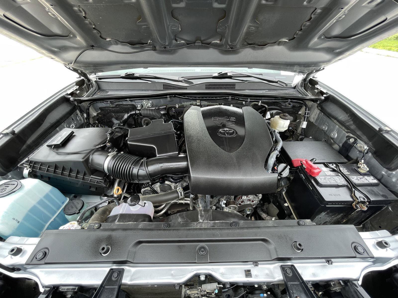 Used 2020 Toyota Tacoma SR5 AWD/4WD image 33