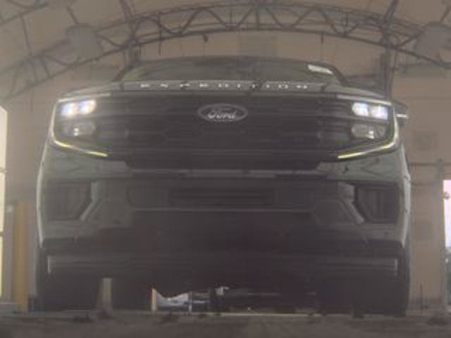 Certified 2025 Ford Expedition Active AWD/4WD image 11