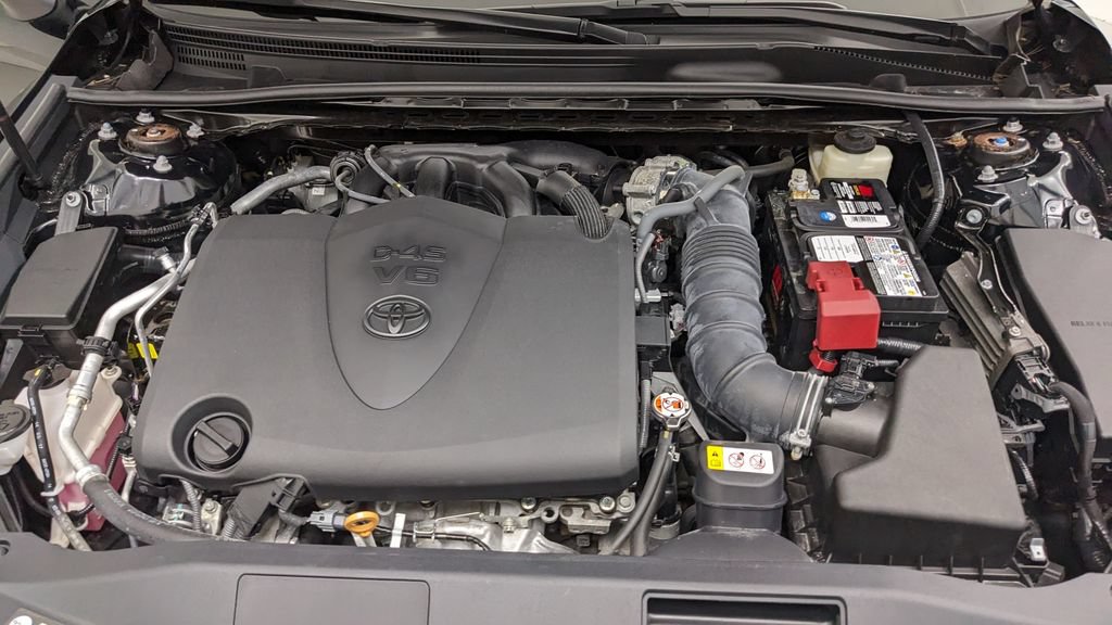 Used 2018 Toyota Camry XLE FWD image 42
