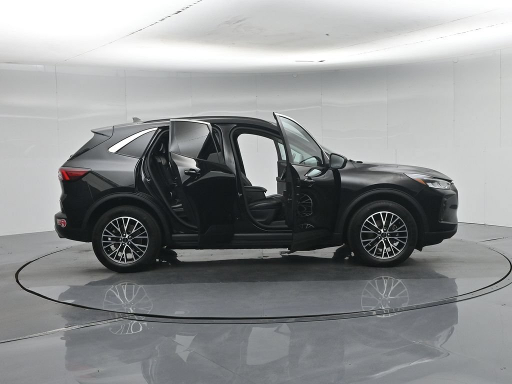 Certified 2023 Ford Escape SE FWD image 5
