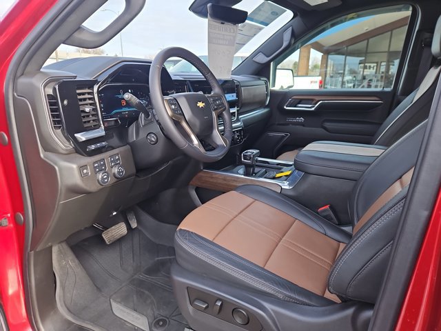 Used 2023 Chevrolet Silverado 1500 High Country w/ Technology Package image 8