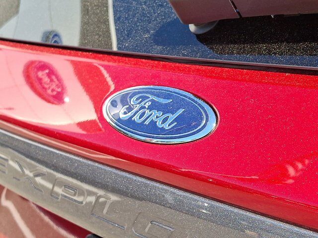 Certified 2023 Ford Explorer XLT w/ Equipment Group 202A AWD/4WD image 15