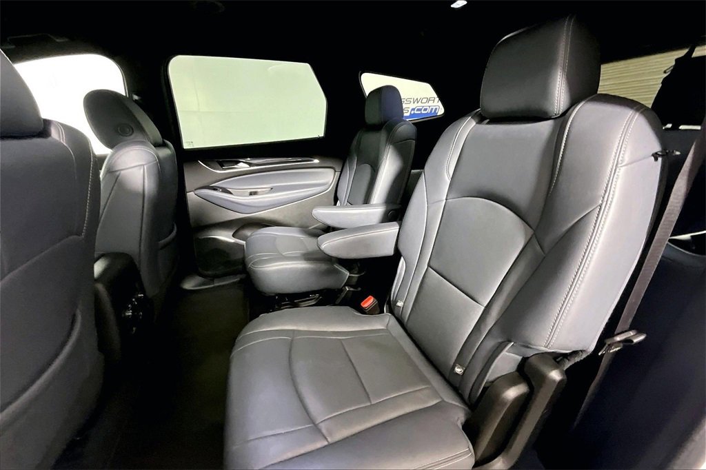 Used 2024 Buick Enclave Premium image 21