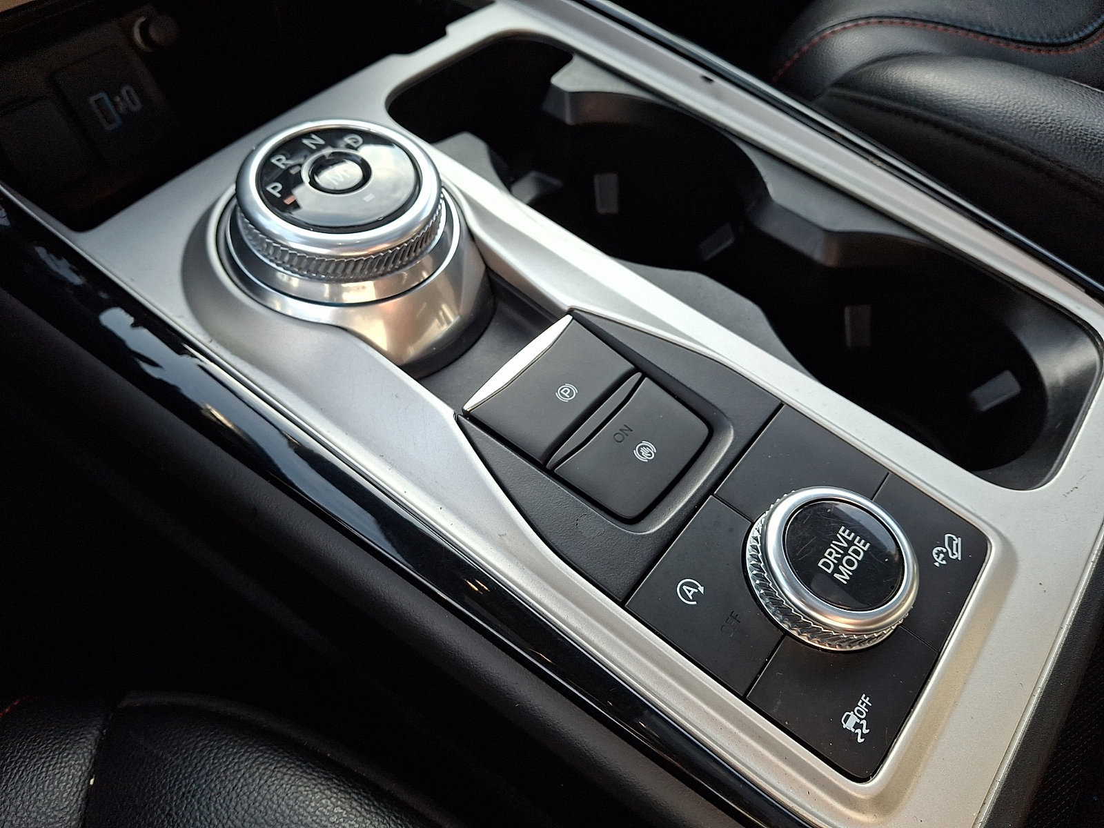 Certified 2024 Ford Explorer ST w/ Equipment Group 401A image 22