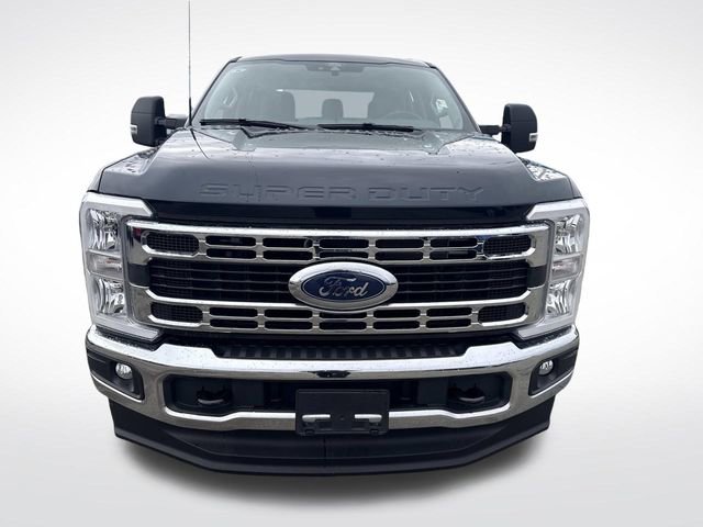 Certified 2025 Ford F250 XLT w/ Snow Plow Prep Package AWD/4WD image 8