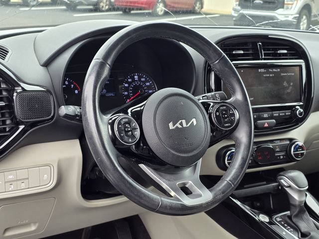 Used 2022 Kia Soul EX FWD image 24