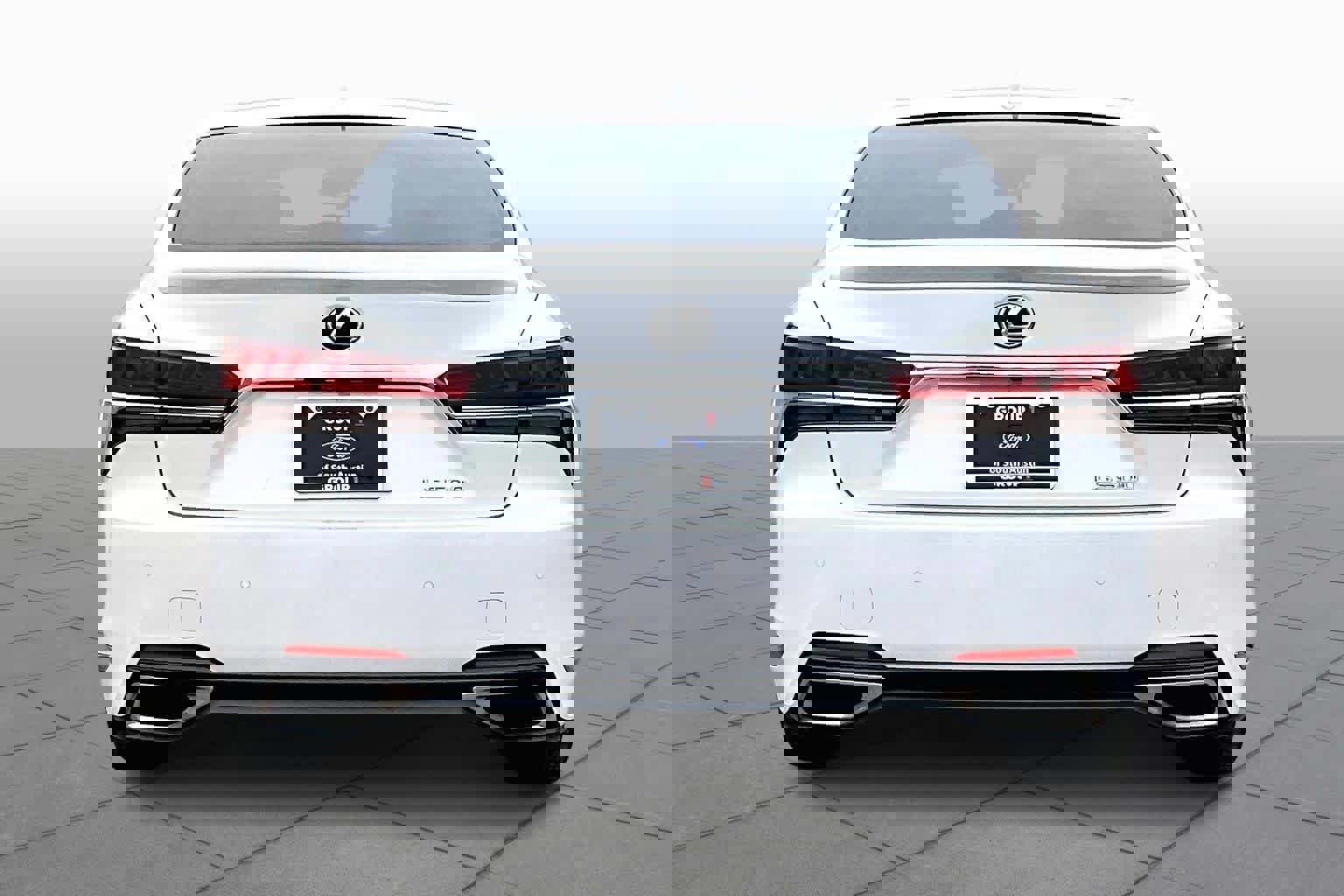 Used 2020 Lexus LS 500 w/ Interior Upgrade Package image 2