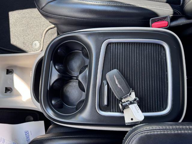 Used 2023 Chrysler Pacifica Touring-L FWD image 21