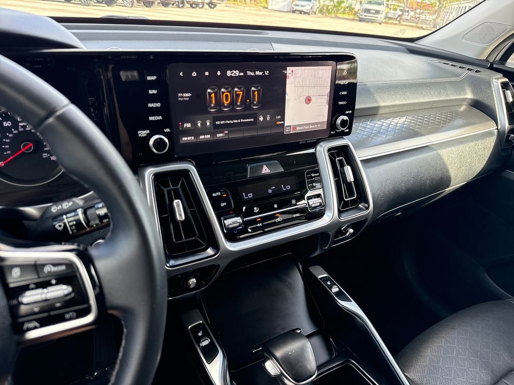 Used 2022 Kia Sorento S image 17