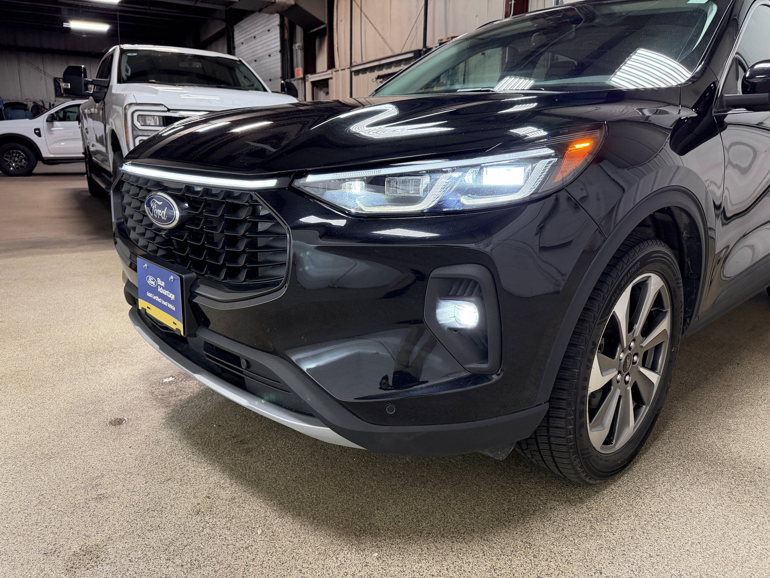 Certified 2024 Ford Escape Platinum AWD/4WD image 33