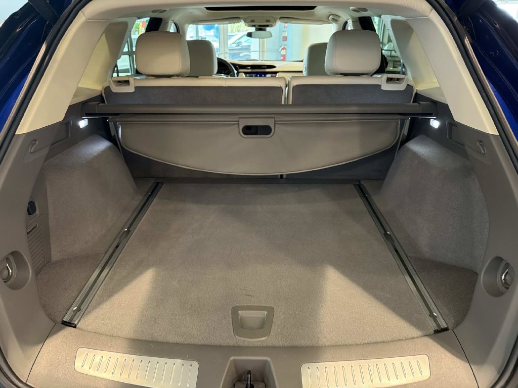 Used 2025 Cadillac XT5 Premium Luxury FWD image 11
