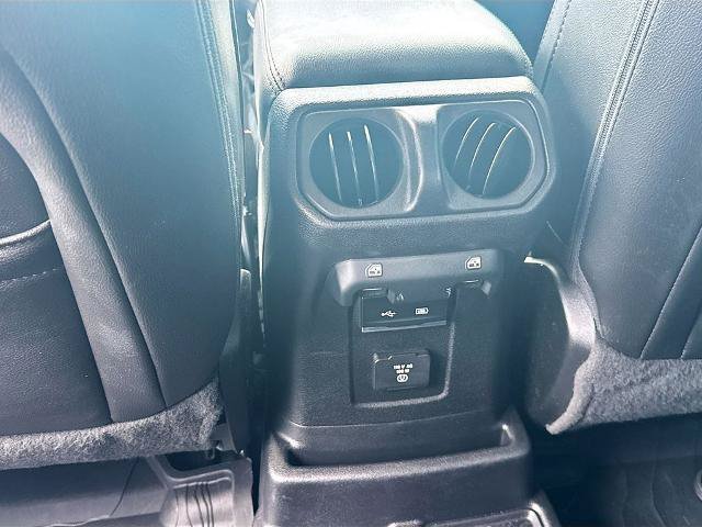 Used 2019 Jeep Wrangler Unlimited Sahara AWD/4WD image 21