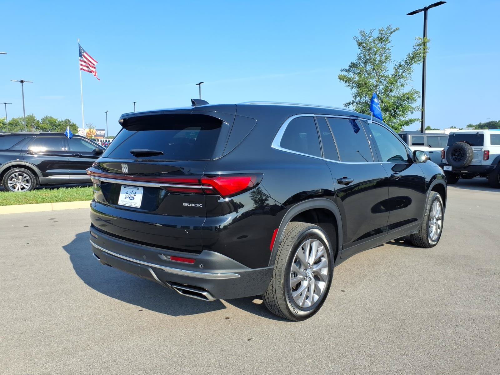 Used 2026 Buick Enclave Preferred FWD image 3