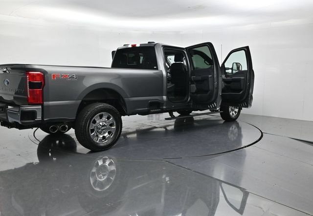 Certified 2025 Ford F250 Lariat w/ Lariat Ultimate Package AWD/4WD image 47