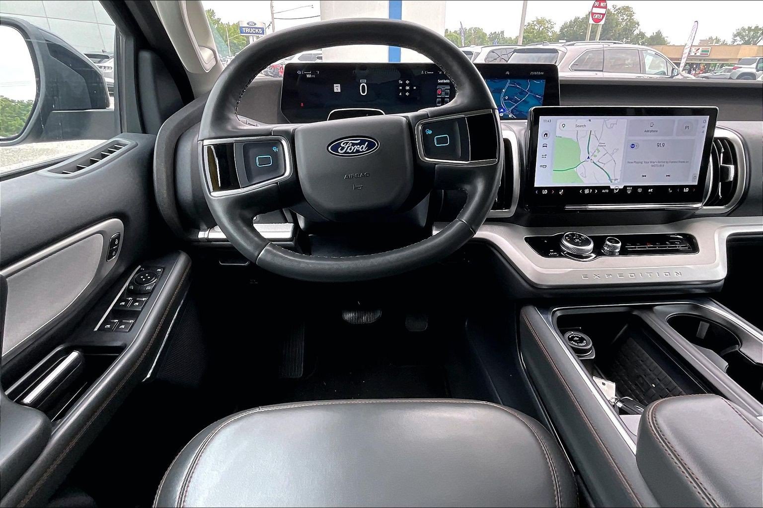 Certified 2025 Ford Expedition Active RWD image 5