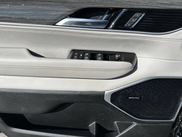 Used 2022 Jeep Wagoneer Series III w/ Convenience Group I AWD/4WD image 21