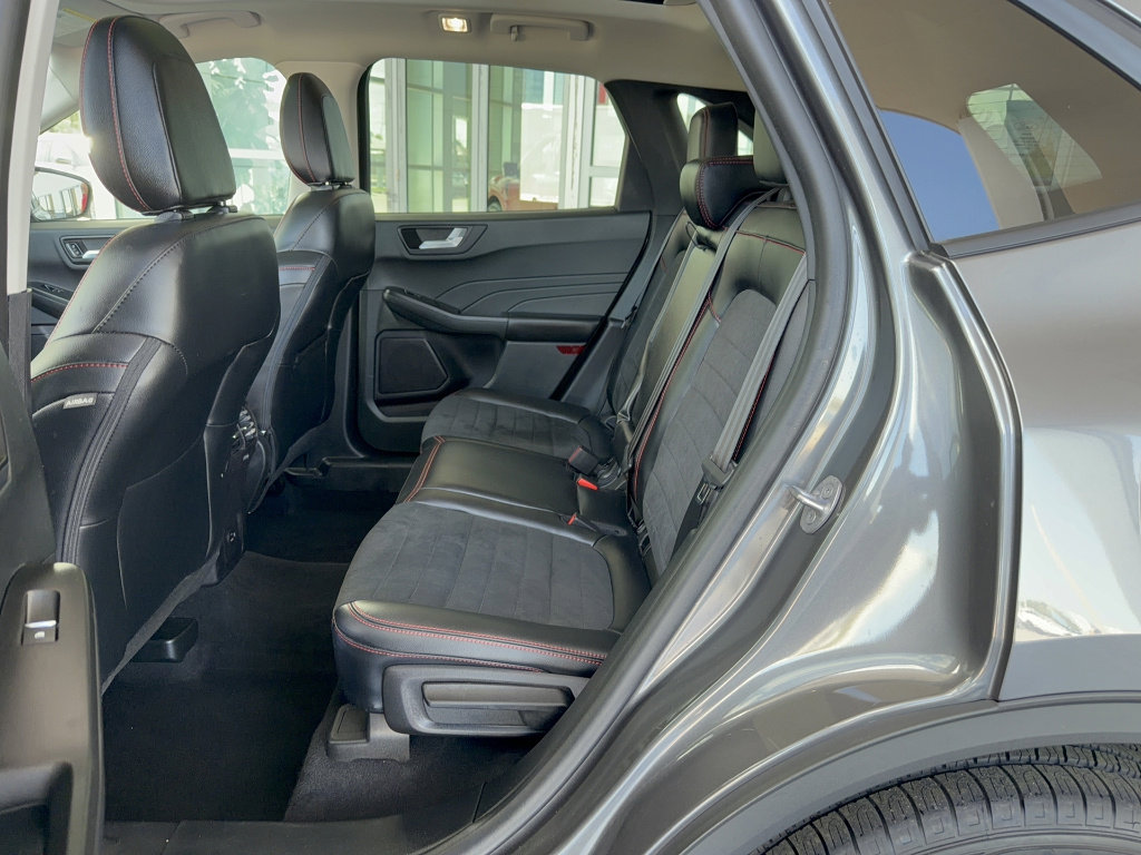 Certified 2022 Ford Escape SEL w/ SEL Stealth AWD Package image 13