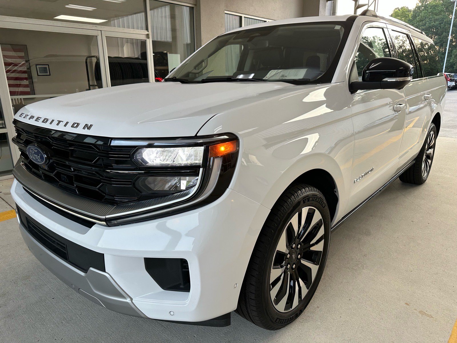 Certified 2025 Ford Expedition Max Platinum w/ Driver's Package AWD/4WD image 3