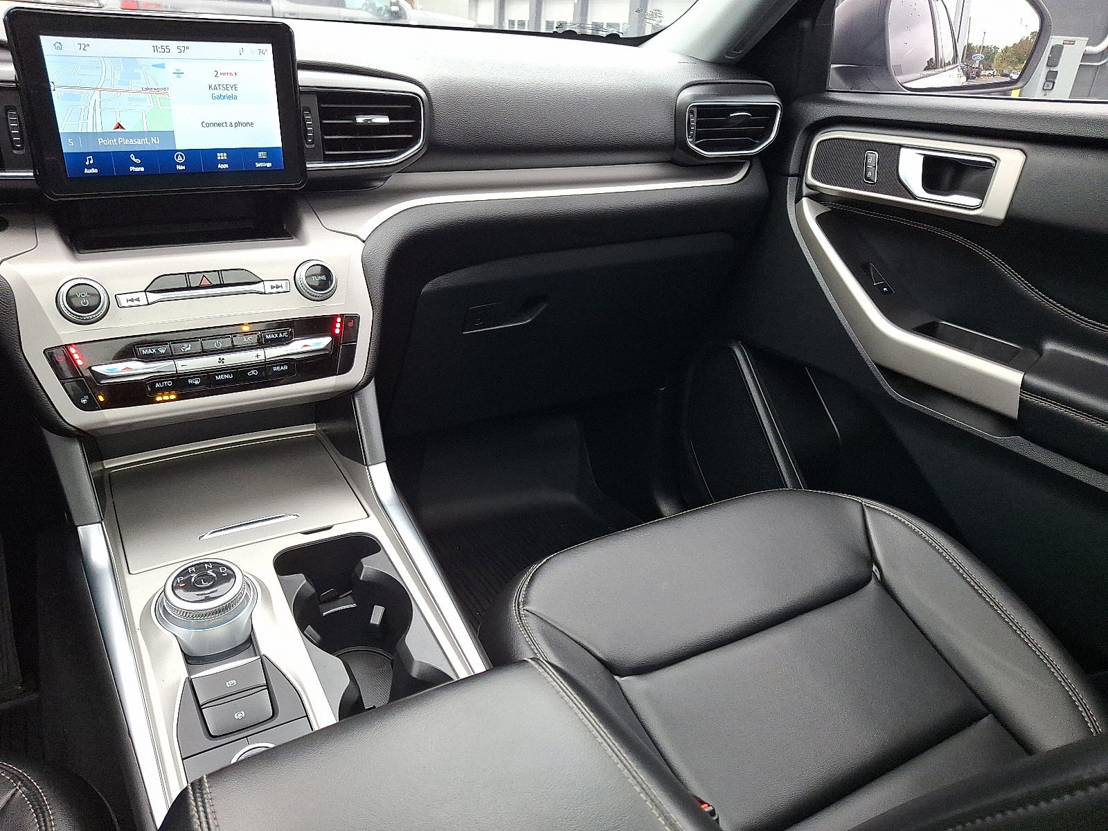 Certified 2023 Ford Explorer XLT w/ Equipment Group 202A image 16